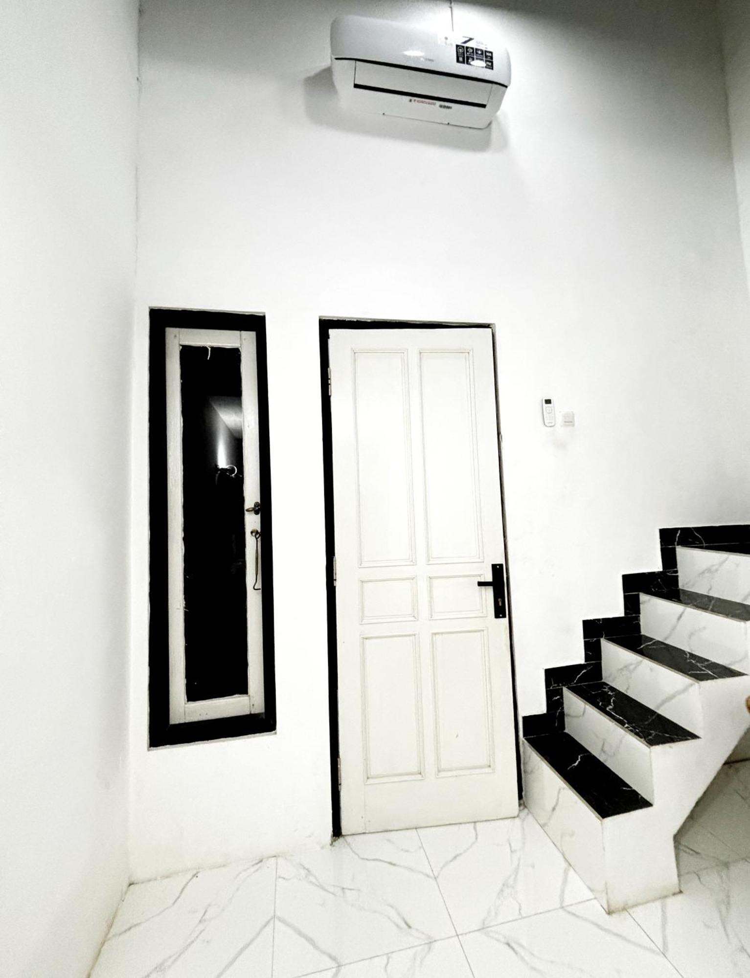 Kost Harian Semarang Murah Esterno foto
